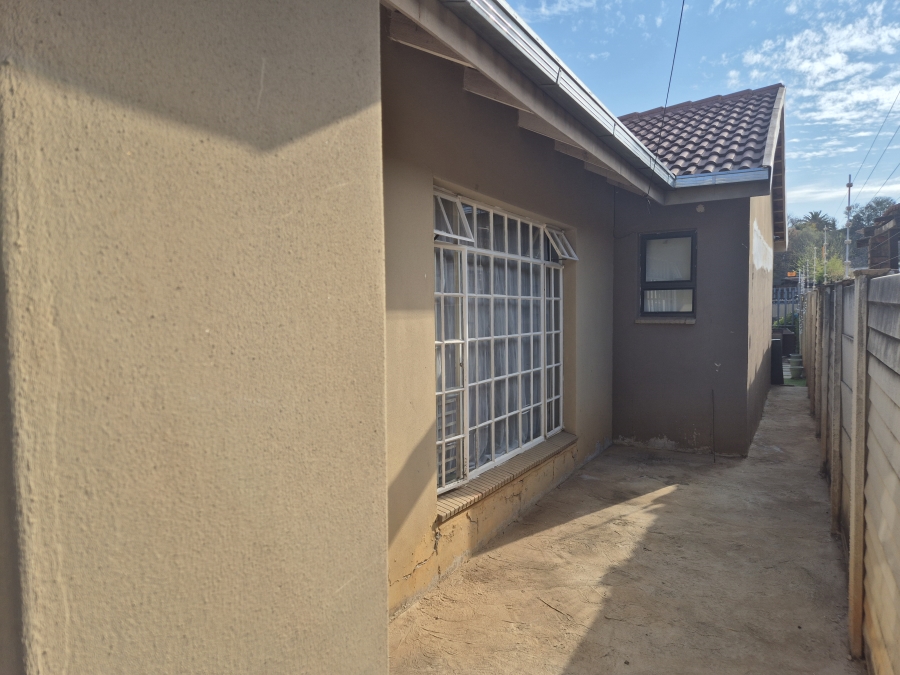 3 Bedroom Property for Sale in Elandia North West